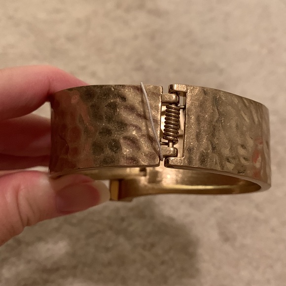 Lia Sophia That’s A Wrap Cuff Bracelet Hammered Gold - Picture 2 of 5